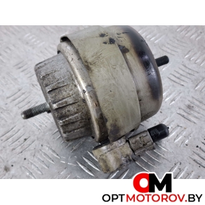 Подушка крепления двигателя  Audi A4 B7 2007 4F0199382H #1