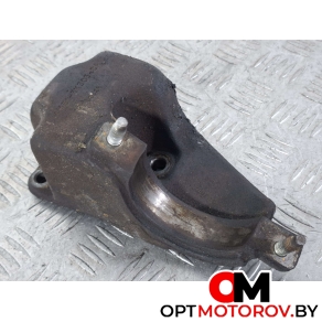Кронштейн полуоси  Ford Focus 2 поколение [рестайлинг] 2007 4M513K305CA #1