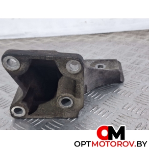 Кронштейн двигателя  Land Rover Discovery 3 поколение 2007 4H226037AA, 4H226037 #1