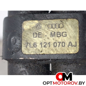 Трубка охлаждающей жидкости металлическая  Volkswagen Touareg 1 поколение 2006 7L6121070AJ, 7L6121065AD #3