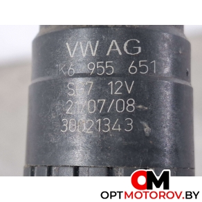 Насос (моторчик) омывателя стекла  Volkswagen Tiguan 1 поколение 2008 1K6955651 #2