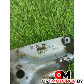 Кронштейн крепления крыла переднего левого  Volkswagen Golf 6 поколение 2009 5K6821135a #2