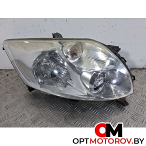 Фара правая  Toyota Auris 1 поколение 2008 8111002480, 89901945, 89901359 #1