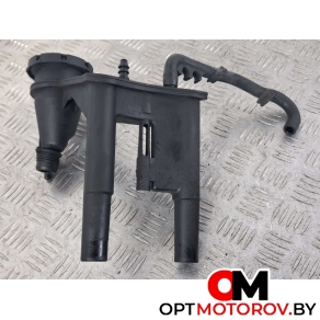 Маслоотделитель (сапун)  Land Rover Discovery 3 поколение 2009 7H2Q6A785BB #2