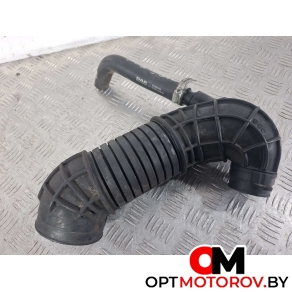 Патрубок воздушного фильтра  Audi A4 B7 2006 8E0129615J           #1