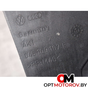 Защита (кожух) ремня ГРМ  Volkswagen Golf 5 поколение 2006 045109107F #3