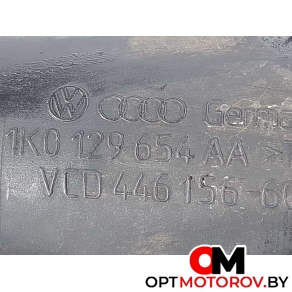 Патрубок (трубопровод или шланг)  Volkswagen Golf 5 поколение 2006 1K0129654AA #2