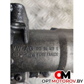 Корпус масляного фильтра  Volkswagen Passat B6 2008 045115389E           #4