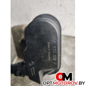 Корпус масляного фильтра  Audi A4 B7 2009 06F115397F           #4