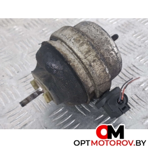 Подушка крепления двигателя  Audi A4 B6 2004 8E0199382B, 8E0199379L #1 Подушка крепления двигателя  Audi A4 B6 2004 8E0199382B, 8E0199379L #1