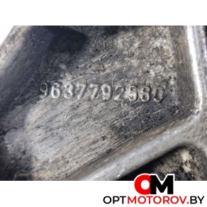 Кронштейн полуоси  Peugeot Partner 1 поколение (M59) [рестайлинг] 2005 9637792580 #2