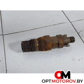 Форсунка топливная  Volkswagen Passat B3 1987 068130201E #1