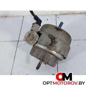 Подушка крепления двигателя  Audi A4 B7 2007 4F0199379bh #1