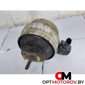 Подушка крепления двигателя  Audi A4 B6 2004 8E0199379E #1