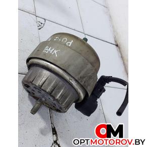 Подушка крепления двигателя  Audi A4 B7 2007 4F0199379H #1