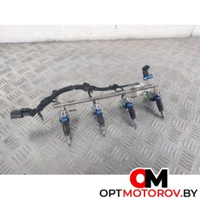 Форсунка топливная  Opel Astra J 2010 55562599 #1