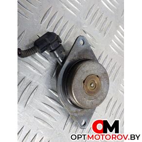 Клапан фазорегулятора  Opel Astra J 2010 55562223, F34751213 #2