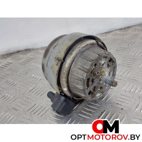 Подушка крепления двигателя  Audi A4 B7 2007 4F0199379H #2