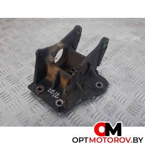 Кронштейн полуоси  Renault Master 2 поколение [рестайлинг] 2005 8200027177B #1