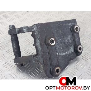 Кронштейн полуоси  Renault Master 2 поколение [рестайлинг] 2004 8200027177B #3