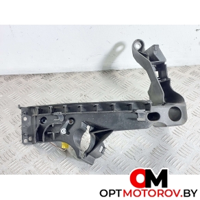 Крепление фары правой  Audi A5 8T 2011 8T0805608R #1