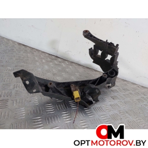 Крепление фары правой  Audi A4 B7 2008 8K0805607L #3
