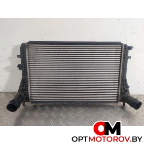 Интеркулер  Volkswagen Golf 6 поколение 2010 1K0145803AJ #1