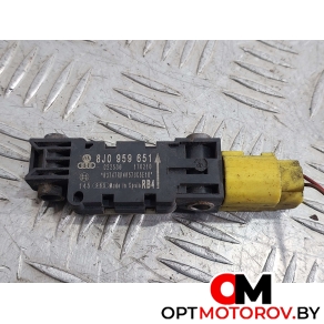 Передняя панель (телевизор)  Audi A3 8P/8PA [2-й рестайлинг] 2009 8J0959651 #1