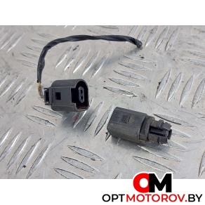 Датчик температуры  Volkswagen Golf 6 поколение 2009 8Z0820535 #1