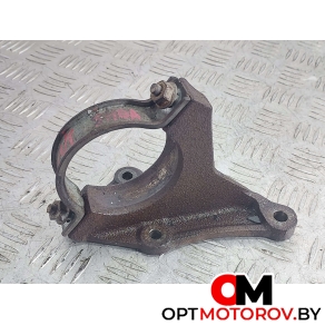 Кронштейн полуоси  Ford Focus 7 поколение 2007 6S613K305AA #1