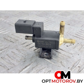 Дроссельная заслонка  Volkswagen Golf 5 поколение 2006 03C128063B #1