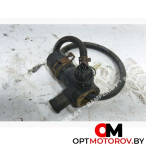 Фланец (тройник) системы охлаждения  Volkswagen Golf 3 поколение 1995 068121133AE #1