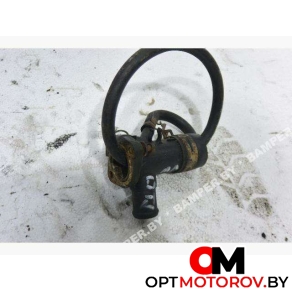 Фланец (тройник) системы охлаждения  Volkswagen Golf 3 поколение 1995 068121133AE #2