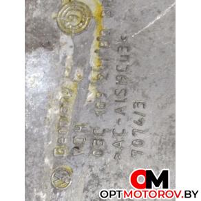 Крышка двигателя передняя  Volkswagen Golf 6 поколение 2009 03C109211 #3