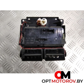 Блок управления печки/климат-контроля  Audi A8 D3/4E [рестайлинг] 2006 4E0919158D #2
