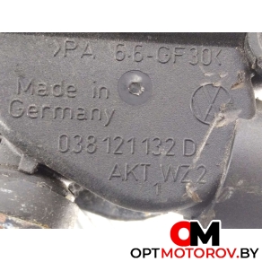 Корпус термостата  Volkswagen Golf 5 поколение 2006 038121132D #2