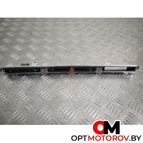 Кнопка аварийной сигнализации  Audi A8 D3/4E [рестайлинг] 2006 4E1927137EM #1