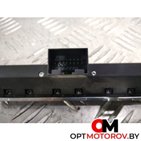 Кнопка аварийной сигнализации  Audi A8 D3/4E [рестайлинг] 2006 4E1927137EM #3