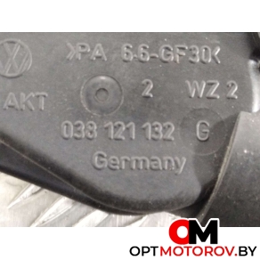 Трубка охлаждающей жидкости металлическая  Audi A6 4F/C6 2007 038121132G #2