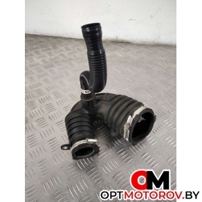 Патрубок воздушного фильтра  Audi A4 B7 2006 4F0129615E #1