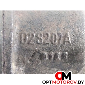 Вакуумный насос  Volkswagen Passat B4 1996 028207A #3