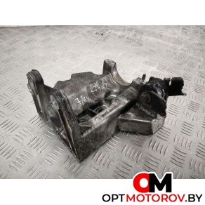 Кронштейн полуоси  Land Rover Range Rover Evoque L538 2011 6G9N4H473CC #6