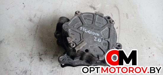 Вакуумный насос  Volkswagen Tiguan 1 поколение 2010 03L145100F           #1