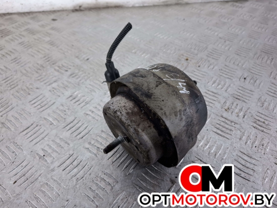 Подушка крепления двигателя  Audi A6 4F/C6 2007 8E0199382H #1