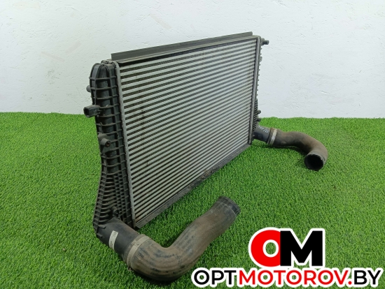 Интеркулер  Volkswagen Golf 6 поколение 2010 1K0145803BN #1
