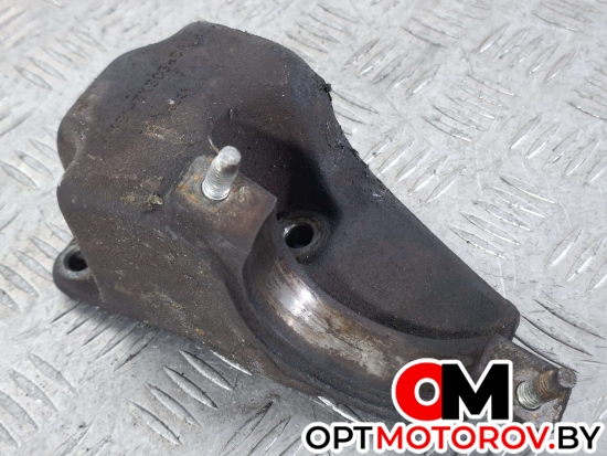 Кронштейн полуоси  Ford Focus 2 поколение [рестайлинг] 2007 4M513K305CA #1