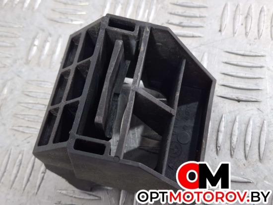 Крепление кассеты радиаторов  BMW 5 серия E60/E61 2006 7542517, 17117542517 #1