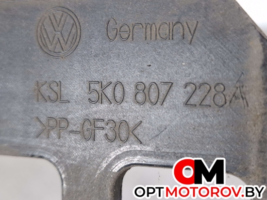 Крепление фары левой  Volkswagen Golf Plus 2 поколение 2009 5K0807228A, 5K0807228 #2