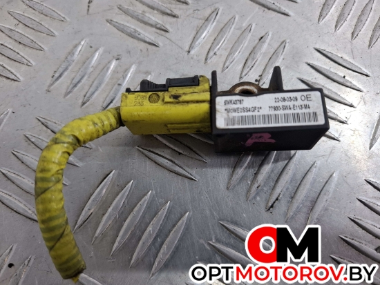 Передняя панель (телевизор)  Honda CR-V 3 поколение [рестайлинг] 2009 77930SWAE113M4, 5WK43787 #1