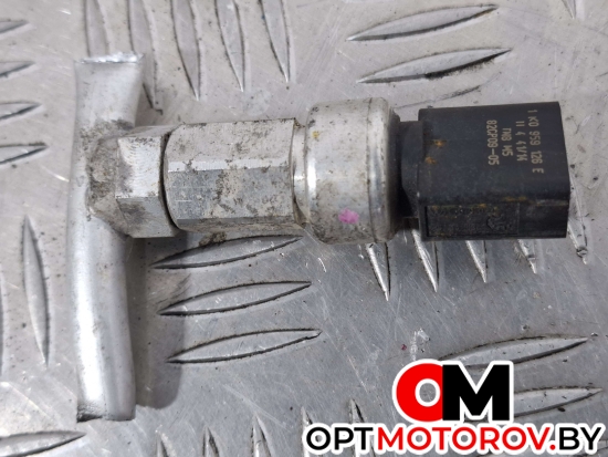 Реле накала свечей  Volkswagen Tiguan 1 поколение [рестайлинг] 2014 1K0959126E #1